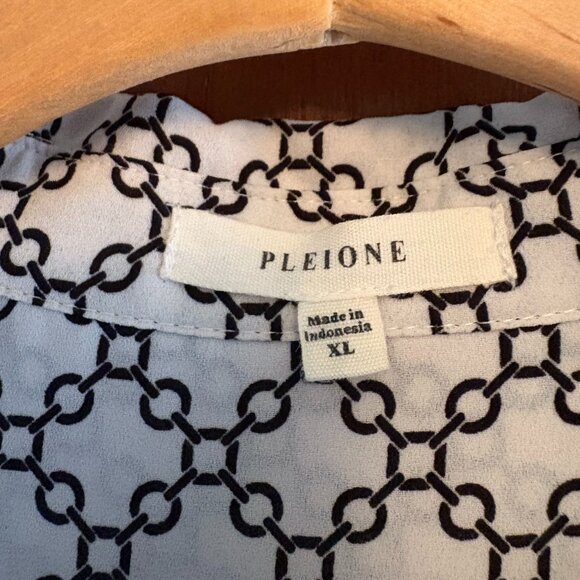 Pleione – L/S 3/4 Button Down Pullover Blouse – XL – White/Black - Picture 3 of 5